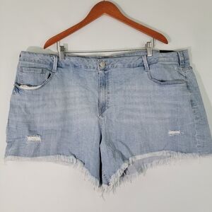 NWT LANE BRYANT Plus Size Raw Hem Denim Short Size 28 Light Washed Distressed